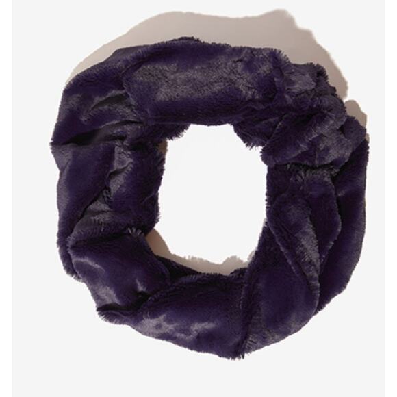 The Jetset Diaries Faux Fur Infinity Scarf - One Size - Midnight Blue - NWT - Picture 2 of 5